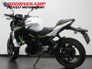 Voertuigafbeelding 4