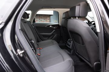 Voertuigafbeelding 9