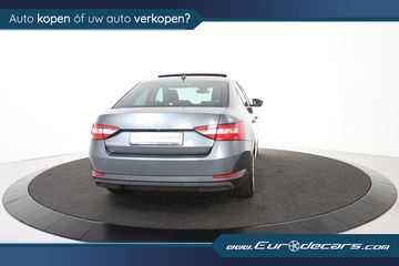 Voertuigafbeelding 8