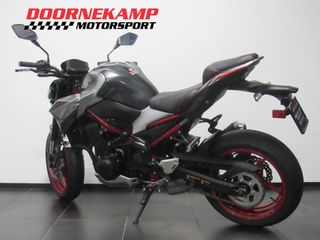 Voertuigafbeelding 4