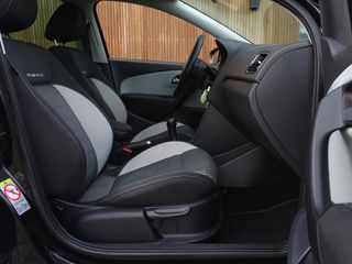 Voertuigafbeelding 12