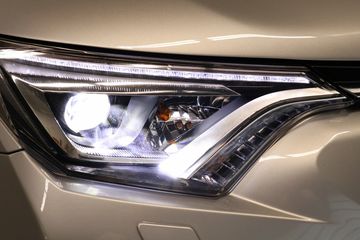 Voertuigafbeelding 8