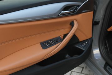 Voertuigafbeelding 13