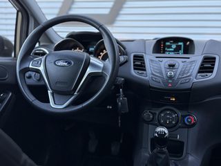 Voertuigafbeelding 12