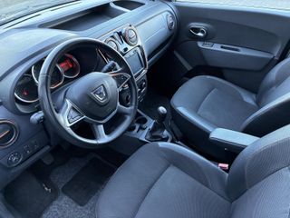 Voertuigafbeelding 6