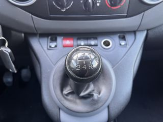 Voertuigafbeelding 31