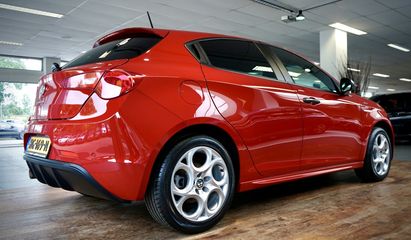 Voertuigafbeelding 6