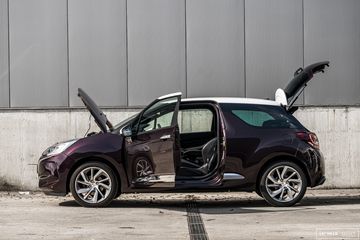 Voertuigafbeelding 6