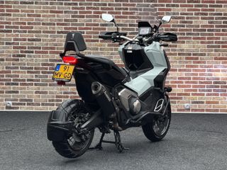 Voertuigafbeelding 4