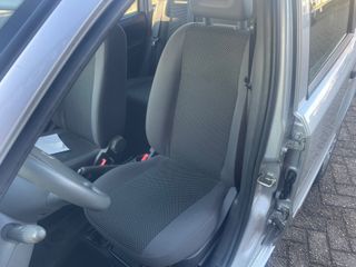 Voertuigafbeelding 4