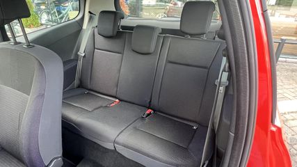 Voertuigafbeelding 12