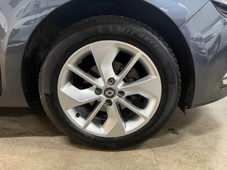 Voertuigafbeelding 12