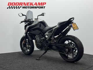 Voertuigafbeelding 10