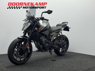 Voertuigafbeelding 6