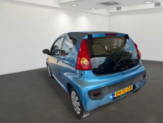 Voertuigafbeelding 6