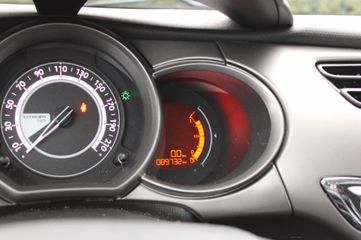 Voertuigafbeelding 3