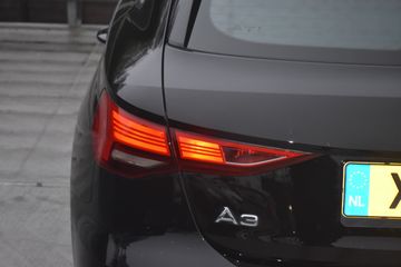 Voertuigafbeelding 38