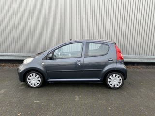 Voertuigafbeelding 8