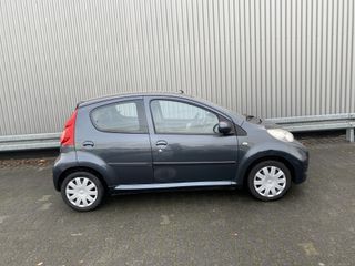 Voertuigafbeelding 9