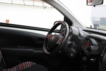 Voertuigafbeelding 6