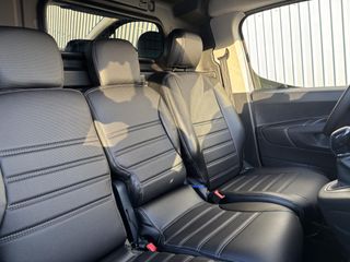 Voertuigafbeelding 16