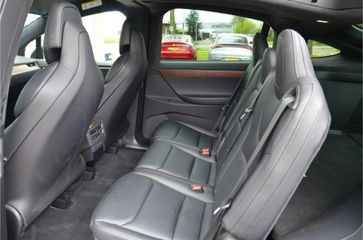 Voertuigafbeelding 13