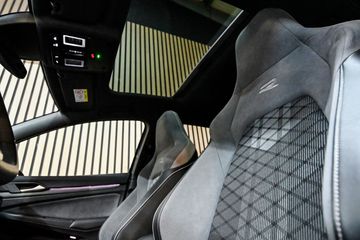 Voertuigafbeelding 3