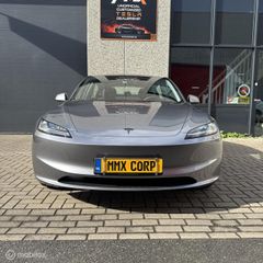 Voertuigafbeelding 3