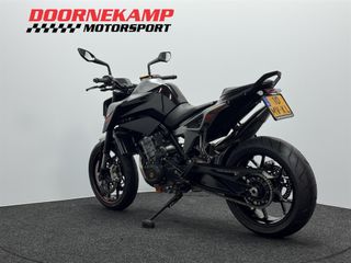 Voertuigafbeelding 10