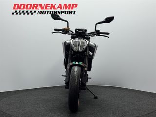 Voertuigafbeelding 4