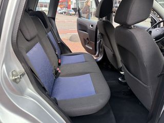 Voertuigafbeelding 35