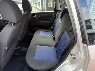 Voertuigafbeelding 6