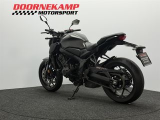 Voertuigafbeelding 10