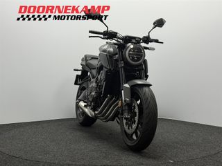 Voertuigafbeelding 3