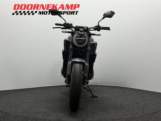 Voertuigafbeelding 4