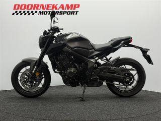 Voertuigafbeelding 8