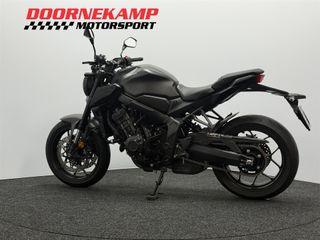 Voertuigafbeelding 9