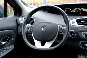 Voertuigafbeelding 5