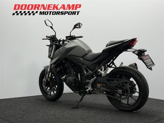 Voertuigafbeelding 9