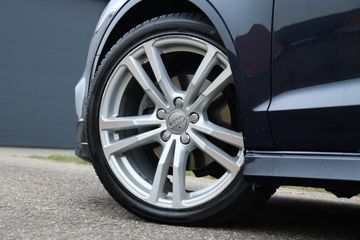 Voertuigafbeelding 12