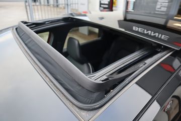 Voertuigafbeelding 5