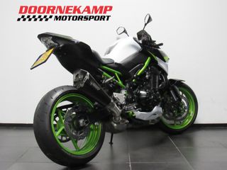 Voertuigafbeelding 5