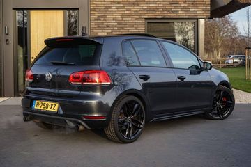 Voertuigafbeelding 6