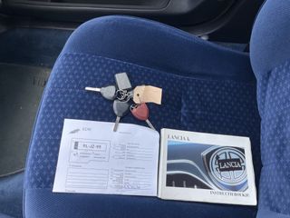 Voertuigafbeelding 21