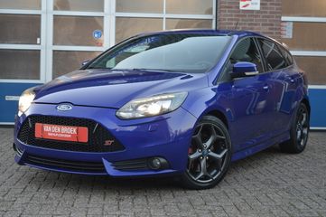 Ford Focus - L-887-BL - Polisa Lease