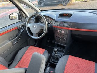 Voertuigafbeelding 13