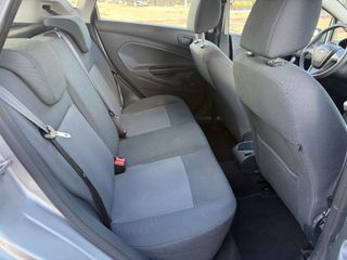 Voertuigafbeelding 6