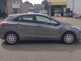 Voertuigafbeelding 3