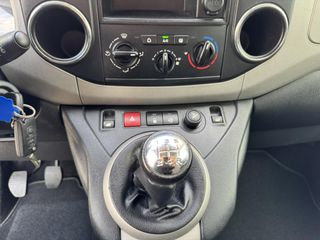 Voertuigafbeelding 4