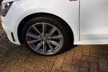 Voertuigafbeelding 9